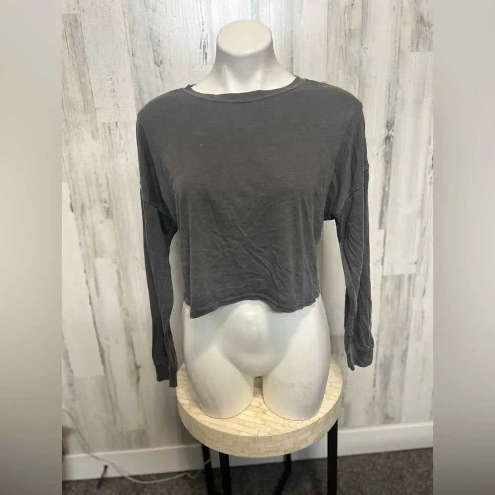 Sky and Sparrow gray top size MEDIUM